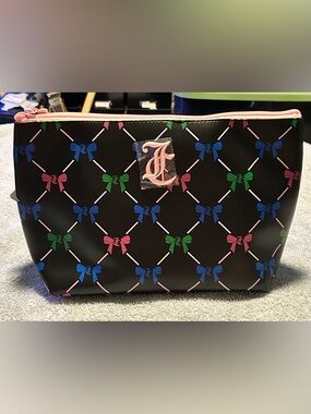 JUICY COUTURE LARGE COSMETIC BAG/POUCH, BLACK/PINK-LINED PATTERN W/ BOWS/NWT